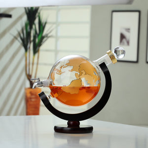 ELEGANT GLOBE DECENTER SET WITH TWO WHISKEY GLASSES